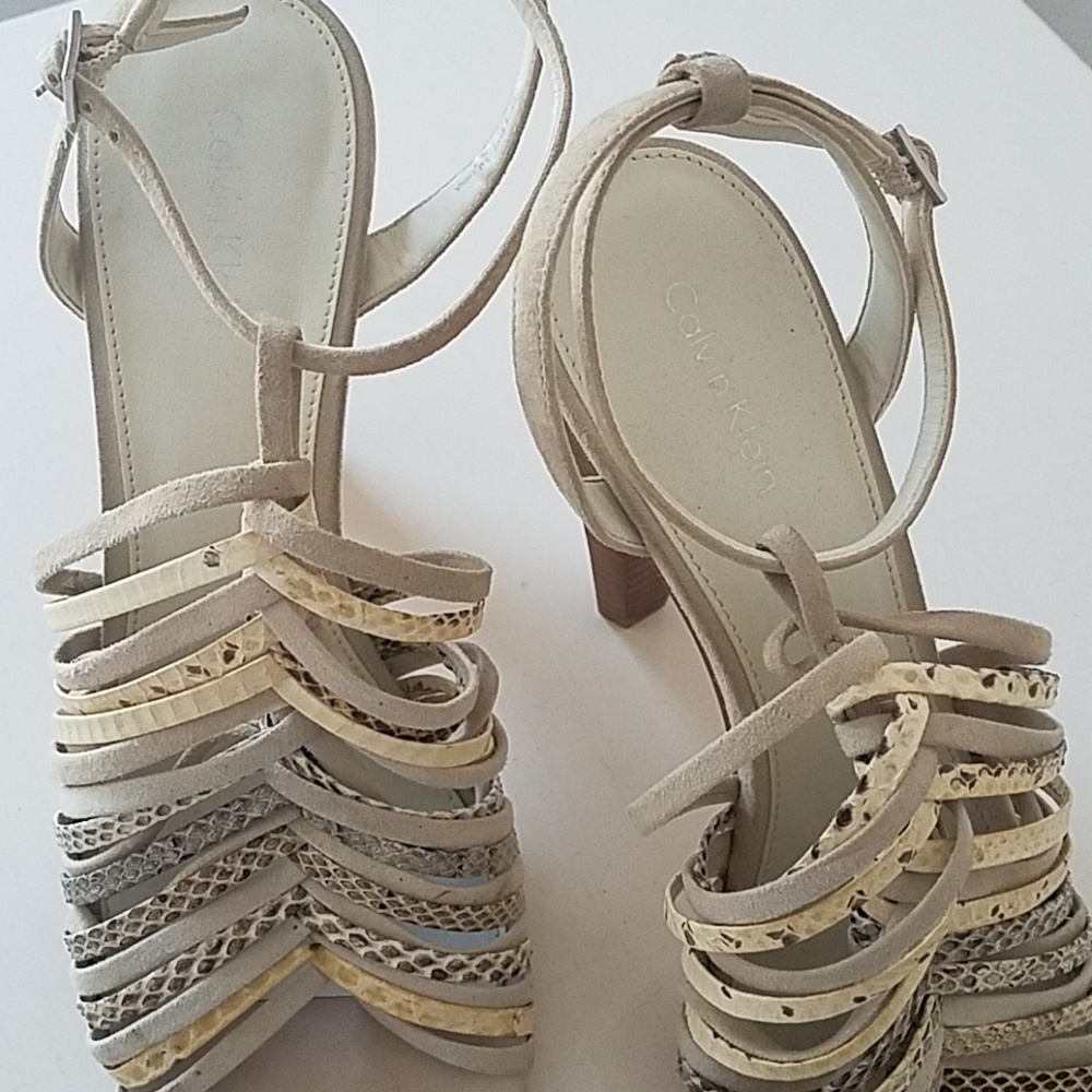 Shoes - Picture 2 of 4